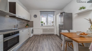 Prodej cihlového bytu 2+1 s možností úpravy na 3+kk, v centru Hradce Králové, Břetislavova ul.