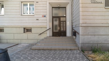 Prodej cihlového bytu 2+1 s možností úpravy na 3+kk, v centru Hradce Králové, Břetislavova ul.