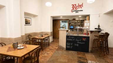 Pronájem vybavené restaurace se zahrádkou a tanečním sálem v Hradci Králové -Dům U Švagerků (329m2)