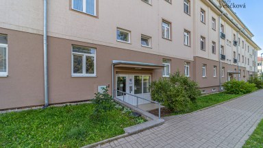 Prodej  podkrovního bytu 3+kk s parkovacím stání v Milovicích (okr. Nymburk)