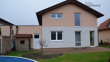 Prodej velmi pěkné novostavby rodinného domu 4+kk s garáží ve Vysoké nad Labem