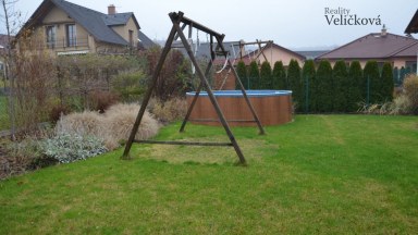 Prodej velmi pěkné novostavby rodinného domu 4+kk s garáží ve Vysoké nad Labem