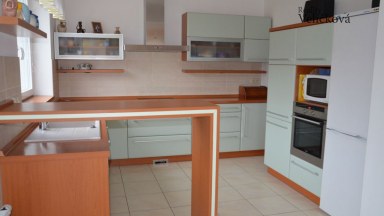 Prodej velmi pěkné novostavby rodinného domu 4+kk s garáží ve Vysoké nad Labem