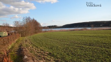 Prodej překrásné novostavby zděné chaty poblíž rybníka ve Velkém Vřešťově