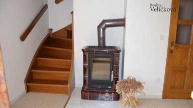 Prodej překrásné novostavby zděné chaty poblíž rybníka ve Velkém Vřešťově