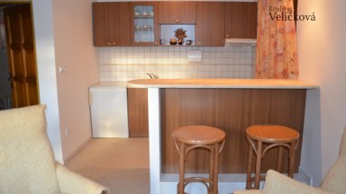 Prodej překrásné novostavby zděné chaty poblíž rybníka ve Velkém Vřešťově