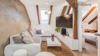 Nabízíme k prodeji nádherný mezonetový byt 3+kk v centru města Hradce Králové