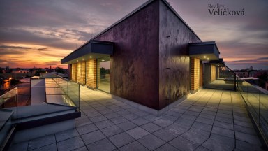 Prodej luxusního bytu s velkou terasou a klimatizací 3+kk v Hradci Králové ulice Rubešova