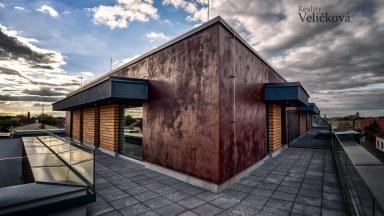 Prodej luxusního bytu s velkou terasou a klimatizací 3+kk v Hradci Králové ulice Rubešova