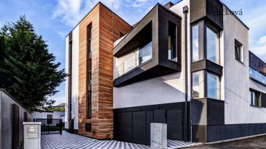 Prodej luxusního bytu s velkou terasou a klimatizací 3+kk v Hradci Králové ulice Rubešova