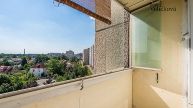 Nabízíme prodej krásného bytu po rekonstrukci 3+1 o výměře 96 m2 v Hradci Králové- Benešova tř.