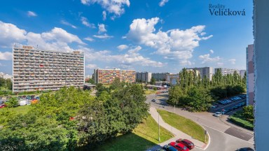 Nabízíme prodej krásného bytu po rekonstrukci 3+1 o výměře 96 m2 v Hradci Králové- Benešova tř.