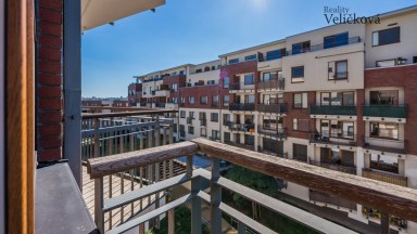 Nabízíme krásný vybavený byt 3+kk v novostavbě s garáž. stáním v Dolních Měcholupech (Praha 10)