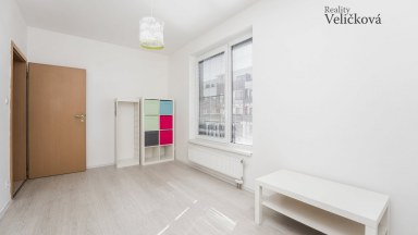 Nabízíme krásný vybavený byt 3+kk v novostavbě s garáž. stáním v Dolních Měcholupech (Praha 10)