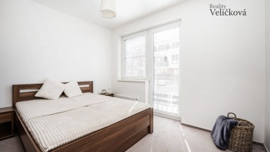 Nabízíme krásný vybavený byt 3+kk v novostavbě s garáž. stáním v Dolních Měcholupech (Praha 10)