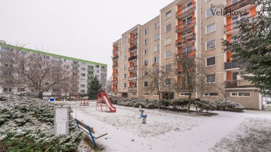 Prodej krásného bytu 3+1 s balkonem a klimatizací v Hradci Králové- Moravské Předměstí