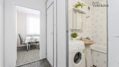 Prodej krásného bytu 3+1 s balkonem a klimatizací v Hradci Králové- Moravské Předměstí