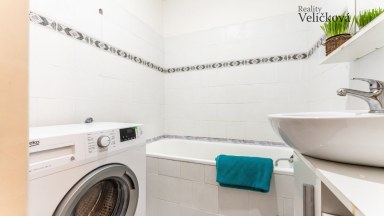 Prodej prostorného bytu 2+1 v Hradci Králové v ulici Formánkova (Moravské Př.)