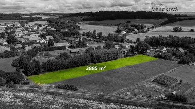 Prodej krásného stavebního pozemku 3885 m2 v Račicích nad Trotinou s výbornou dostupností do HK