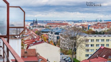 Prodej krásného zděného bytu 3+1, ul. Ve Střešovičkách,  s úžasným výhledem na centrum Prahy