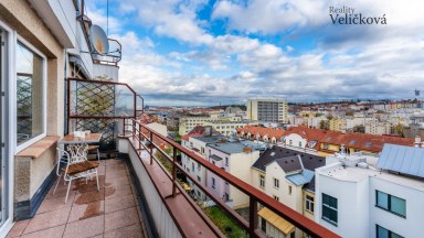 Prodej krásného zděného bytu 3+1, ul. Ve Střešovičkách,  s úžasným výhledem na centrum Prahy