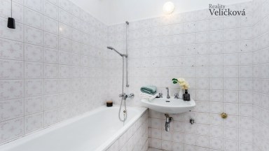 Prodej krásného zděného bytu 3+1, ul. Ve Střešovičkách,  s úžasným výhledem na centrum Prahy