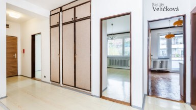 Prodej krásného zděného bytu 3+1, ul. Ve Střešovičkách,  s úžasným výhledem na centrum Prahy