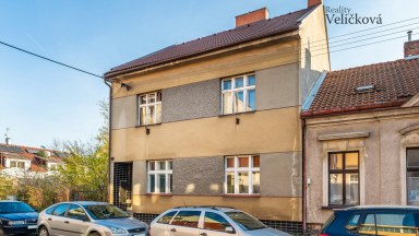 Nabízíme exkluzivně prodej rodinného domu v Pardubicích - Zelené Předměstí