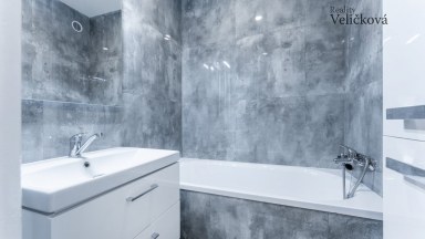 Pronájem krásného, kompletně zrekonstruovaného bytu 3+1 v Novém Městě nad Metují