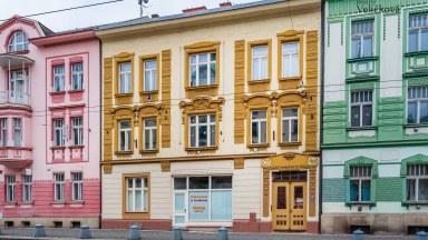 Nabízíme luxusní mezonetový byt 3+kk v centru města Hradce Králové s vlastním park. stáním