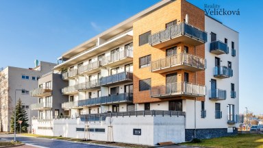 Luxusní byt 3+kk v novostavbě z r. 2020 v Hradci Králové - Malšovicích s krytým garážovým stáním