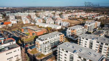 Luxusní byt 3+kk v novostavbě z r. 2020 v Hradci Králové - Malšovicích s krytým garážovým stáním