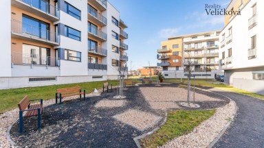 Luxusní byt 3+kk v novostavbě z r. 2020 v Hradci Králové - Malšovicích s krytým garážovým stáním