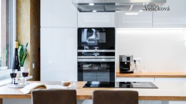 Luxusní byt 3+kk v novostavbě z r. 2020 v Hradci Králové - Malšovicích s krytým garážovým stáním