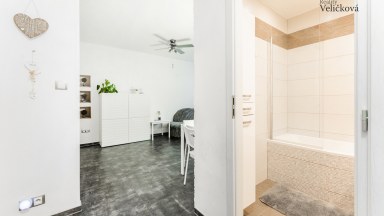 Kompletně zrekonstruovaný byt 3+kk v Malšovicích v nízkopodlažní budově