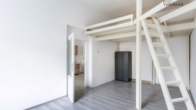 Pronájem bytu 2+kk 47 m² se zahradním posezením a s dětským hřištěm