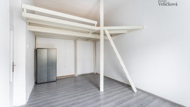 Pronájem bytu 2+kk 47 m² se zahradním posezením a s dětským hřištěm