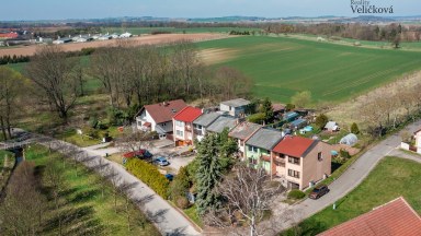 Prodej řadového rodinného domu na krásném místě v obci Skalice - jen 6 km od centra Hradce Králové