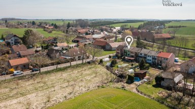 Prodej řadového rodinného domu na krásném místě v obci Skalice - jen 6 km od centra Hradce Králové