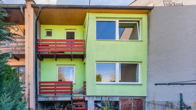 Prodej řadového rodinného domu na krásném místě v obci Skalice - jen 6 km od centra Hradce Králové