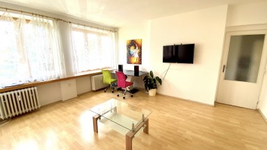 Pronájem slunného bytu 3+1 Na Občinách