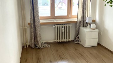 Pronájem slunného bytu 3+1 Na Občinách