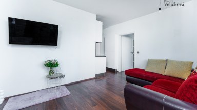 Prodej krásného vybaveného bytu 2+kk v novostavbě v Hradci Králové - Malšovicích