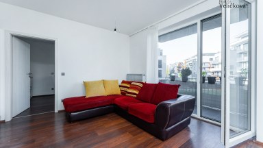 Prodej krásného vybaveného bytu 2+kk v novostavbě v Hradci Králové - Malšovicích