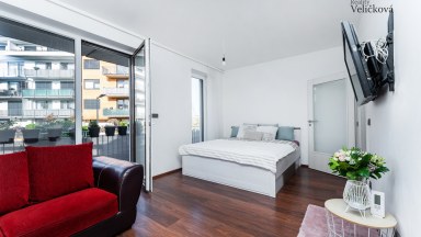 Prodej krásného vybaveného bytu 2+kk v novostavbě v Hradci Králové - Malšovicích