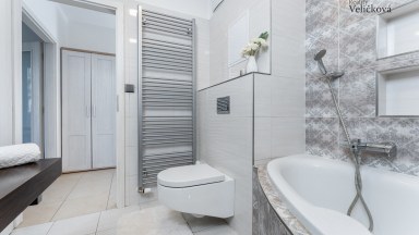 Prodej krásného vybaveného bytu 2+kk v novostavbě v Hradci Králové - Malšovicích