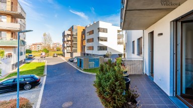 Prodej krásného vybaveného bytu 2+kk v novostavbě v Hradci Králové - Malšovicích