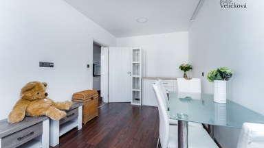 Prodej krásného vybaveného bytu 2+kk v novostavbě v Hradci Králové - Malšovicích