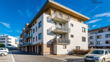 Prodej krásného vybaveného bytu 2+kk v novostavbě v Hradci Králové - Malšovicích