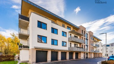 Prodej krásného vybaveného bytu 2+kk v novostavbě v Hradci Králové - Malšovicích